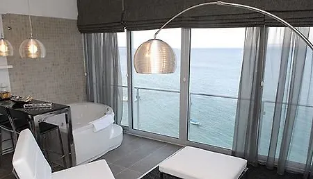 Otel Ladin Çeşme