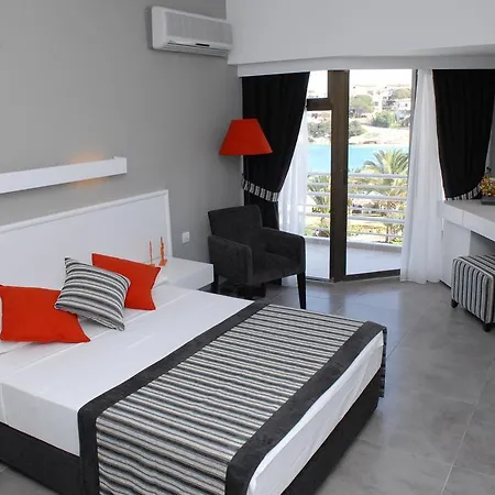 Ladin Otel Çeşme