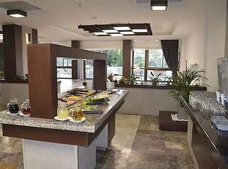 Готель Ladin 3*